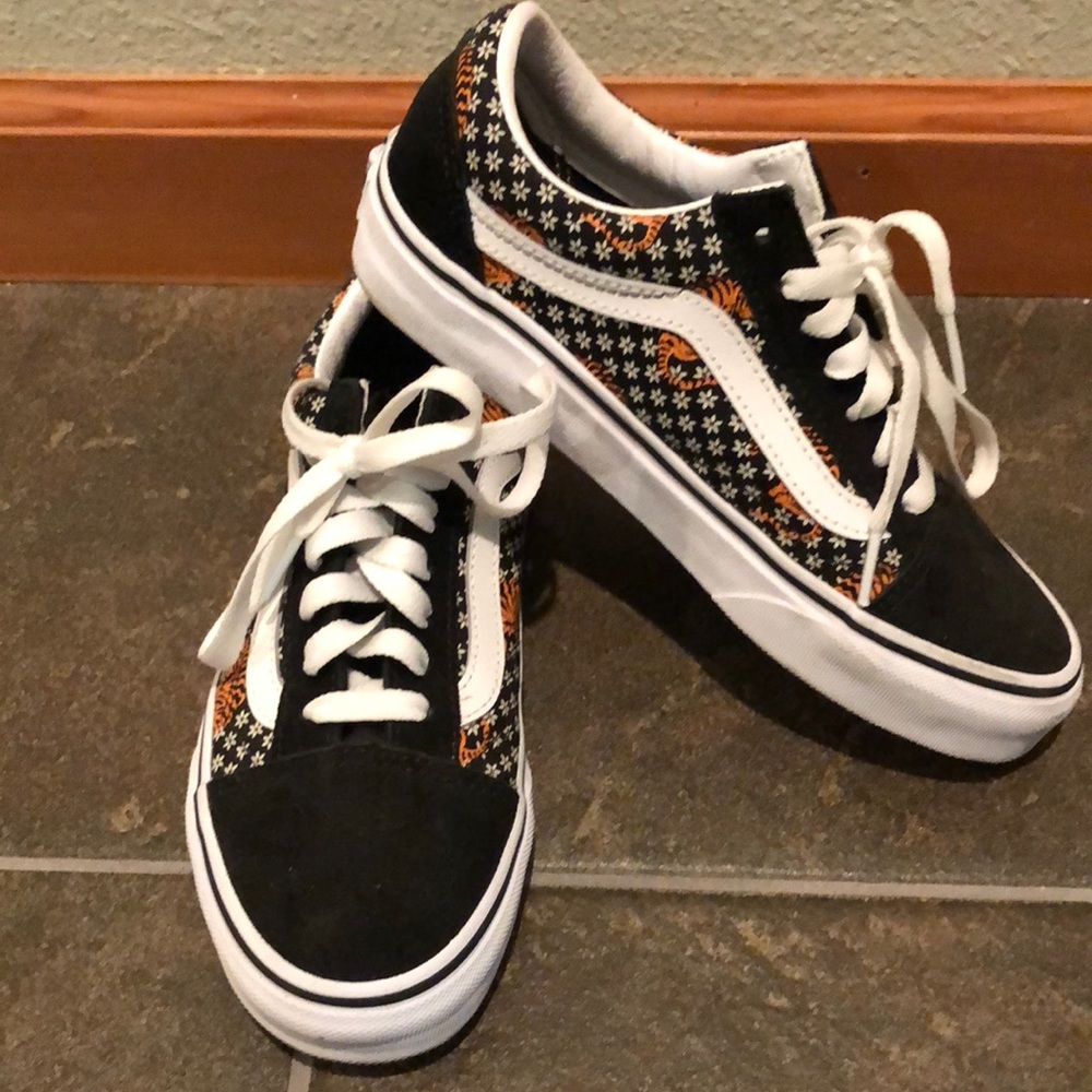 Vans tiger print